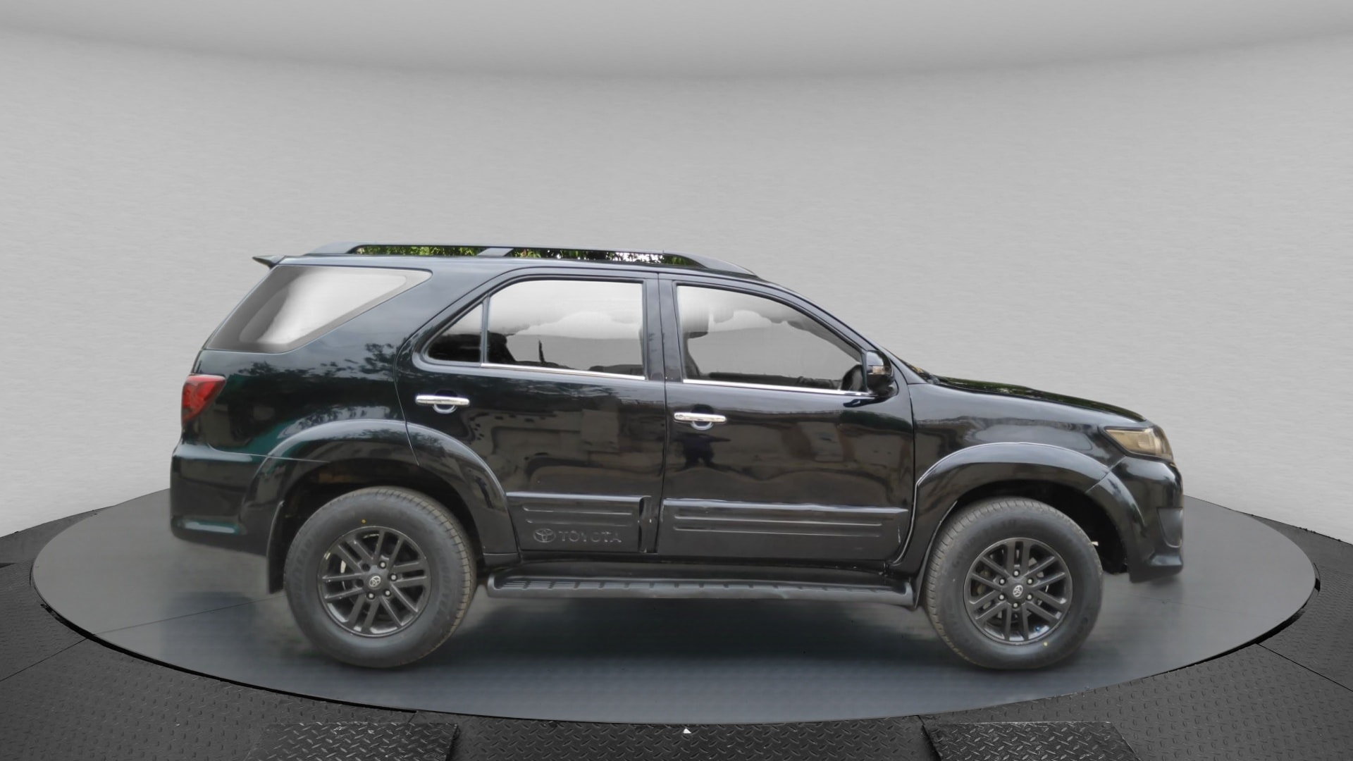 Fortuner image 5 Fortuner image 5