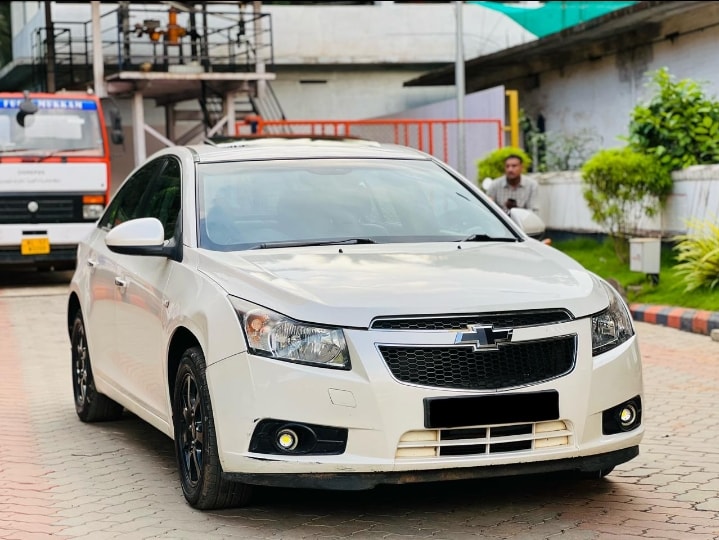 Cruze image 3 Cruze image 3