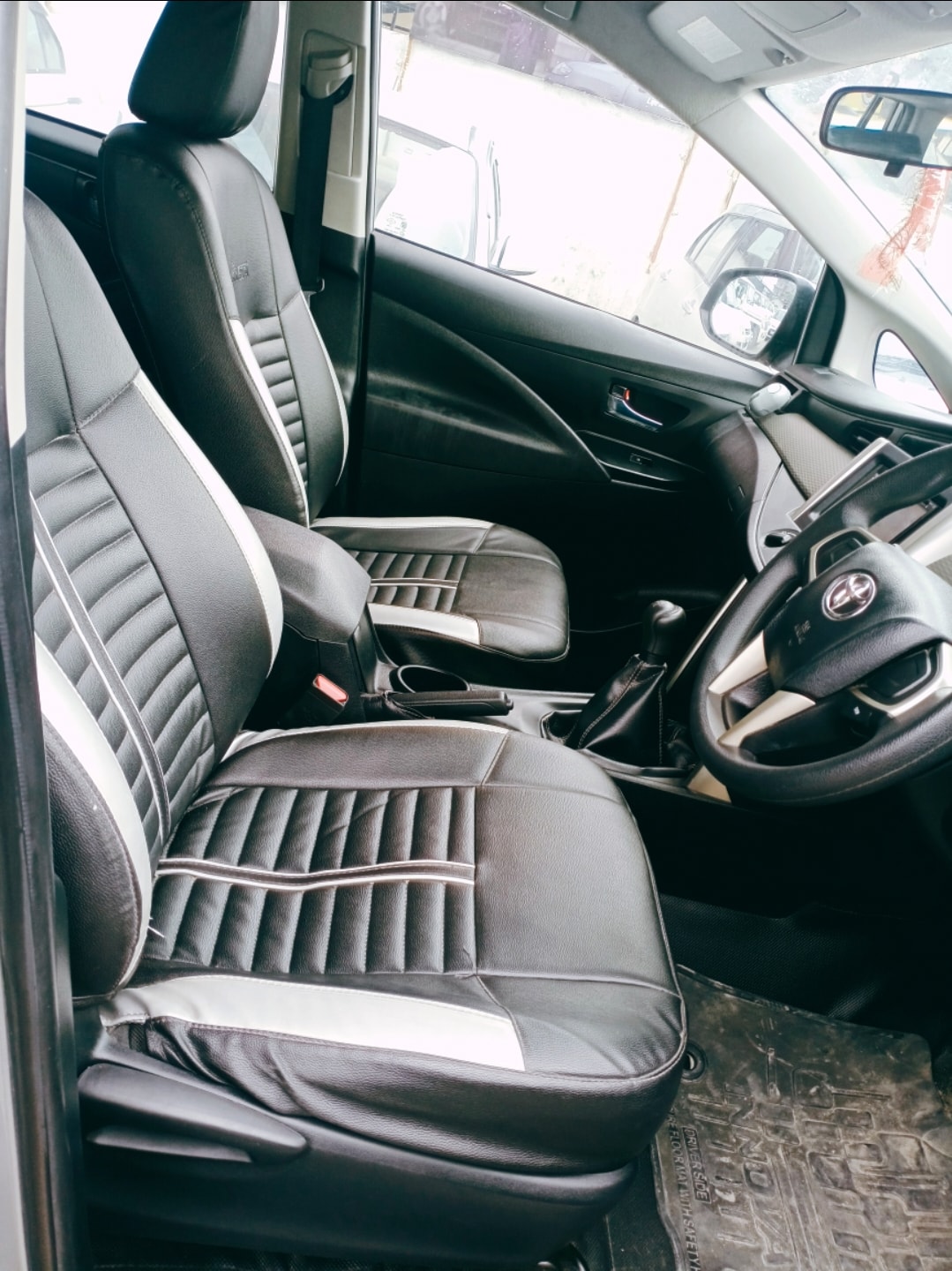 Innova Crysta image 7 Innova Crysta image 7