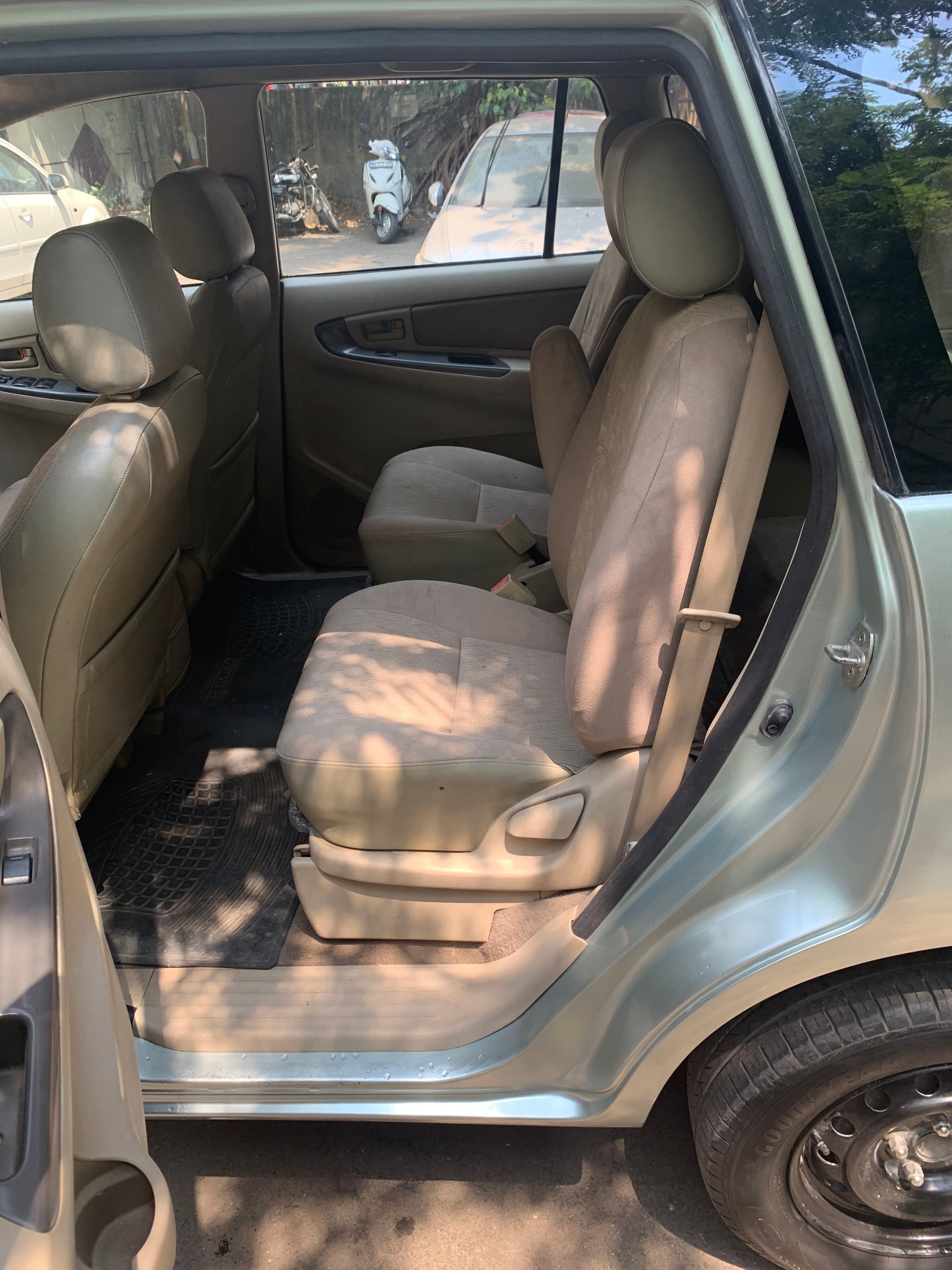 Innova image 2 Innova image 2