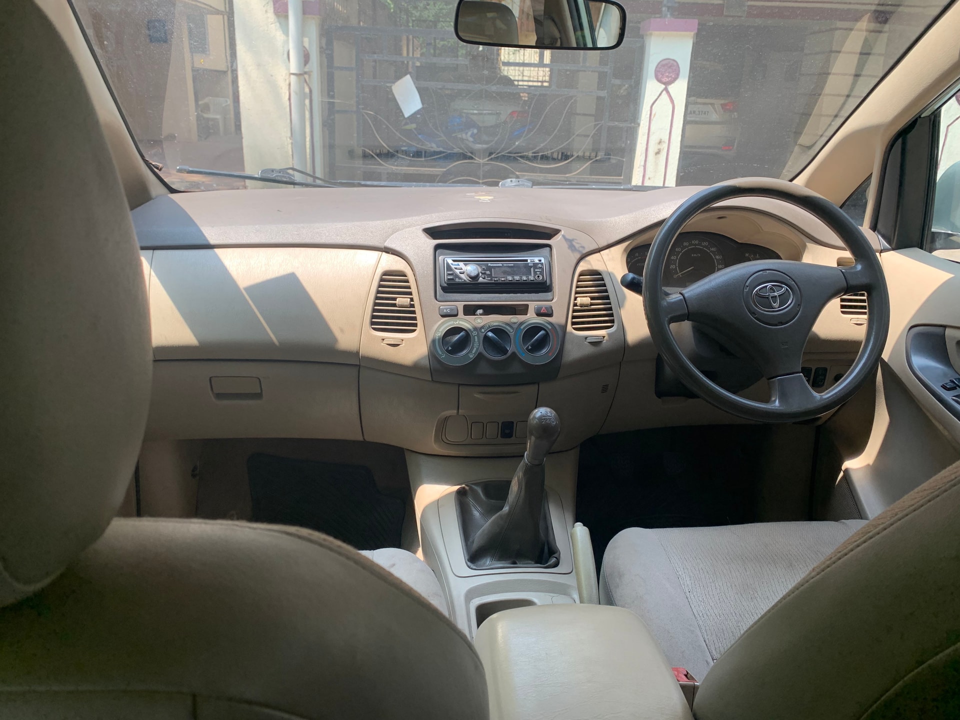 Innova image 4 Innova image 4