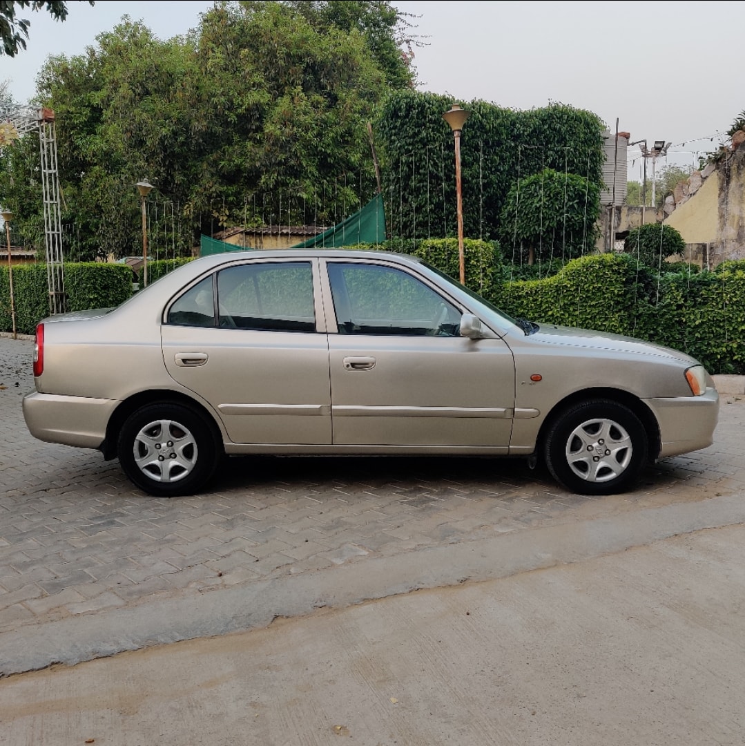 Accent image 3 Accent image 3