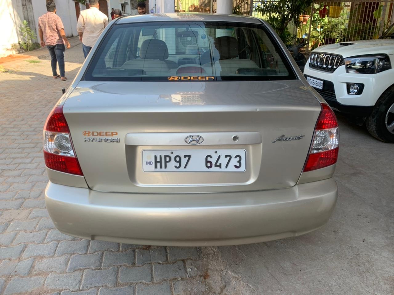 Accent image 2 Accent image 2