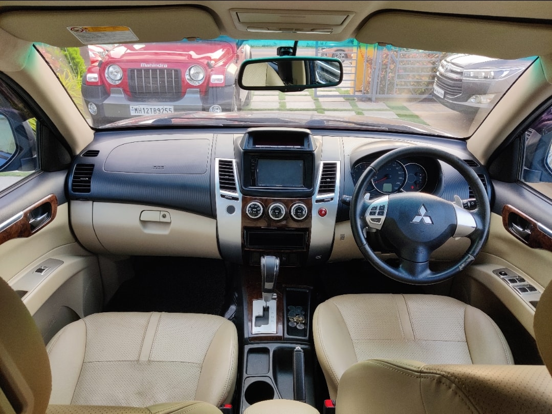 Pajero Sport image 10 Pajero Sport image 10