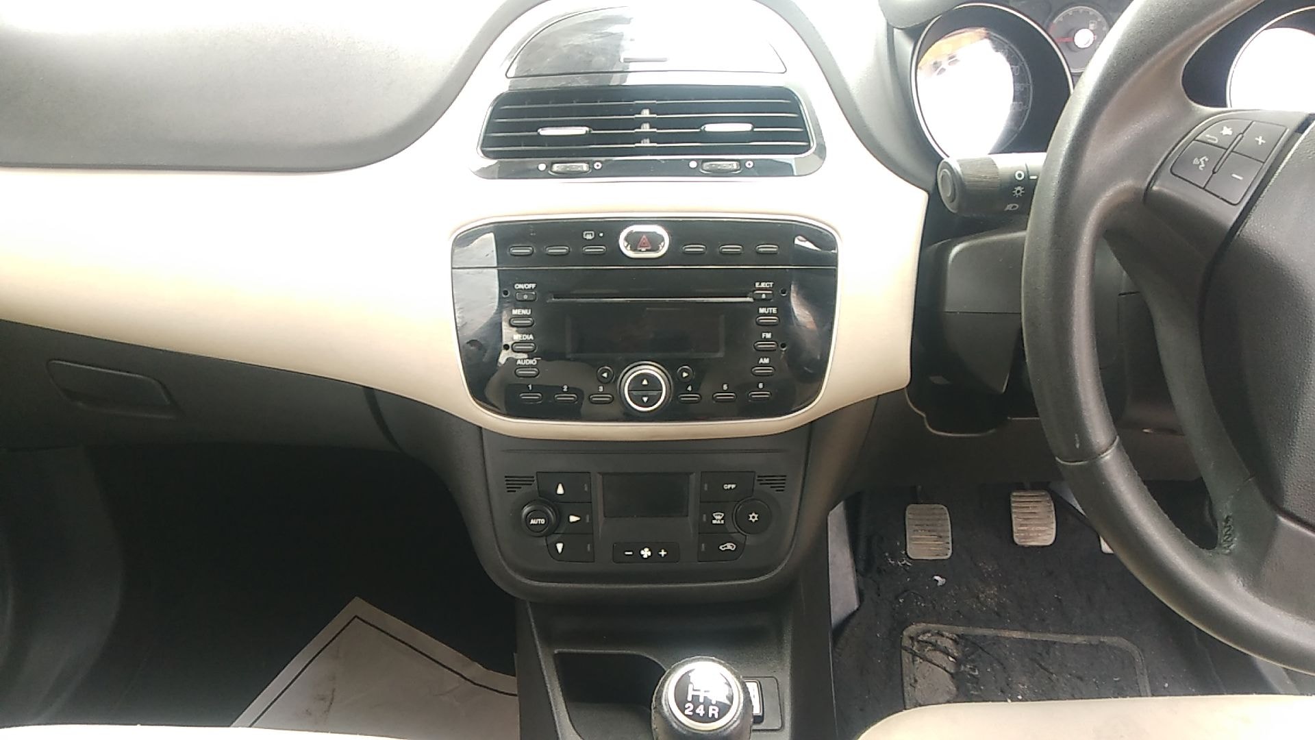 Grande Punto image 16 Grande Punto image 16