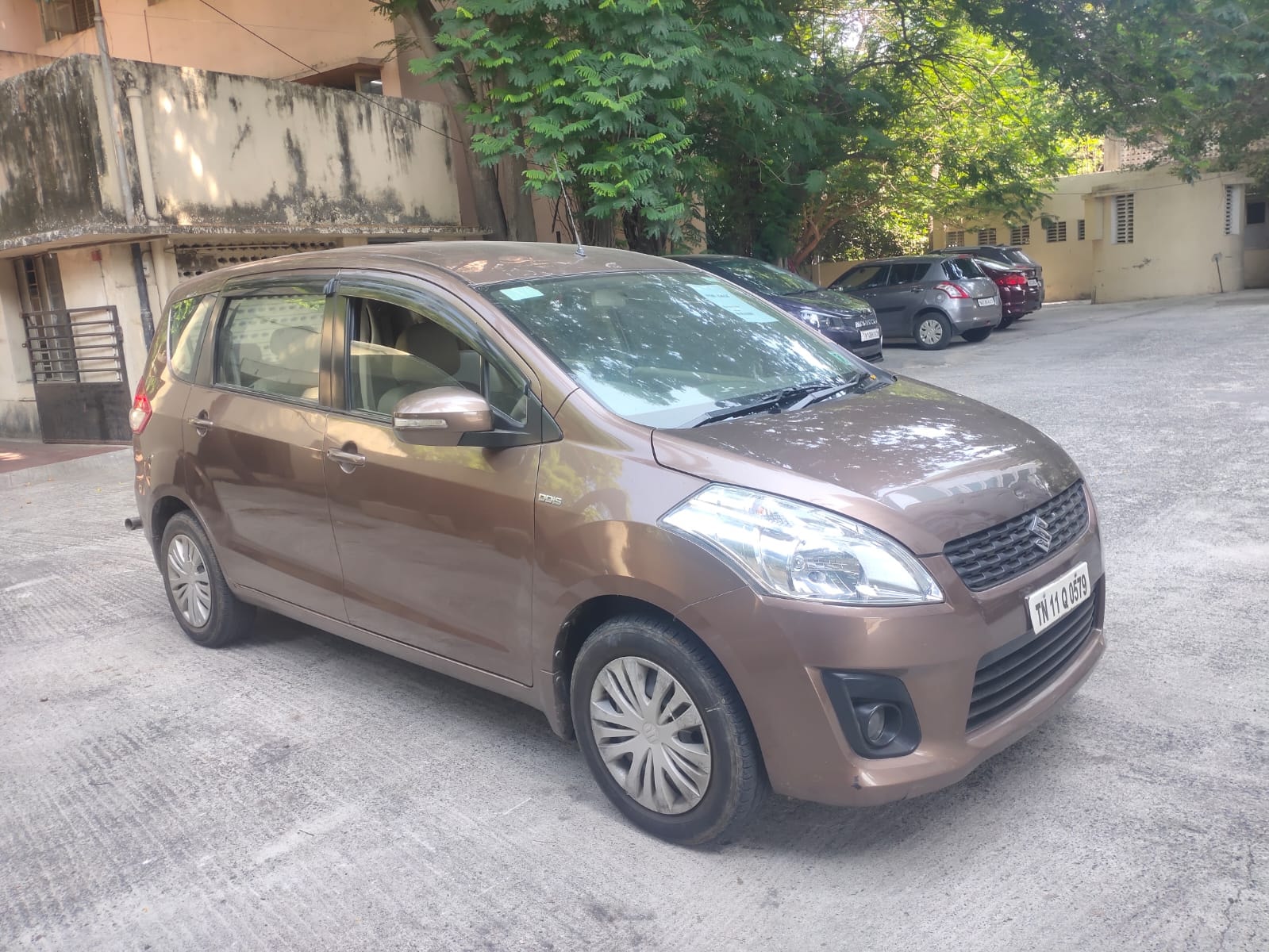 Ertiga image 1 Ertiga image 1