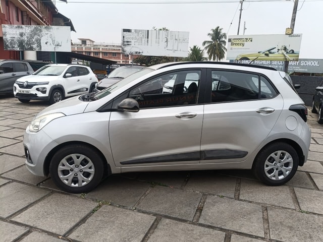 View Hyundai Grand i10 Image 4 Used Hyundai Grand i10 Image 4