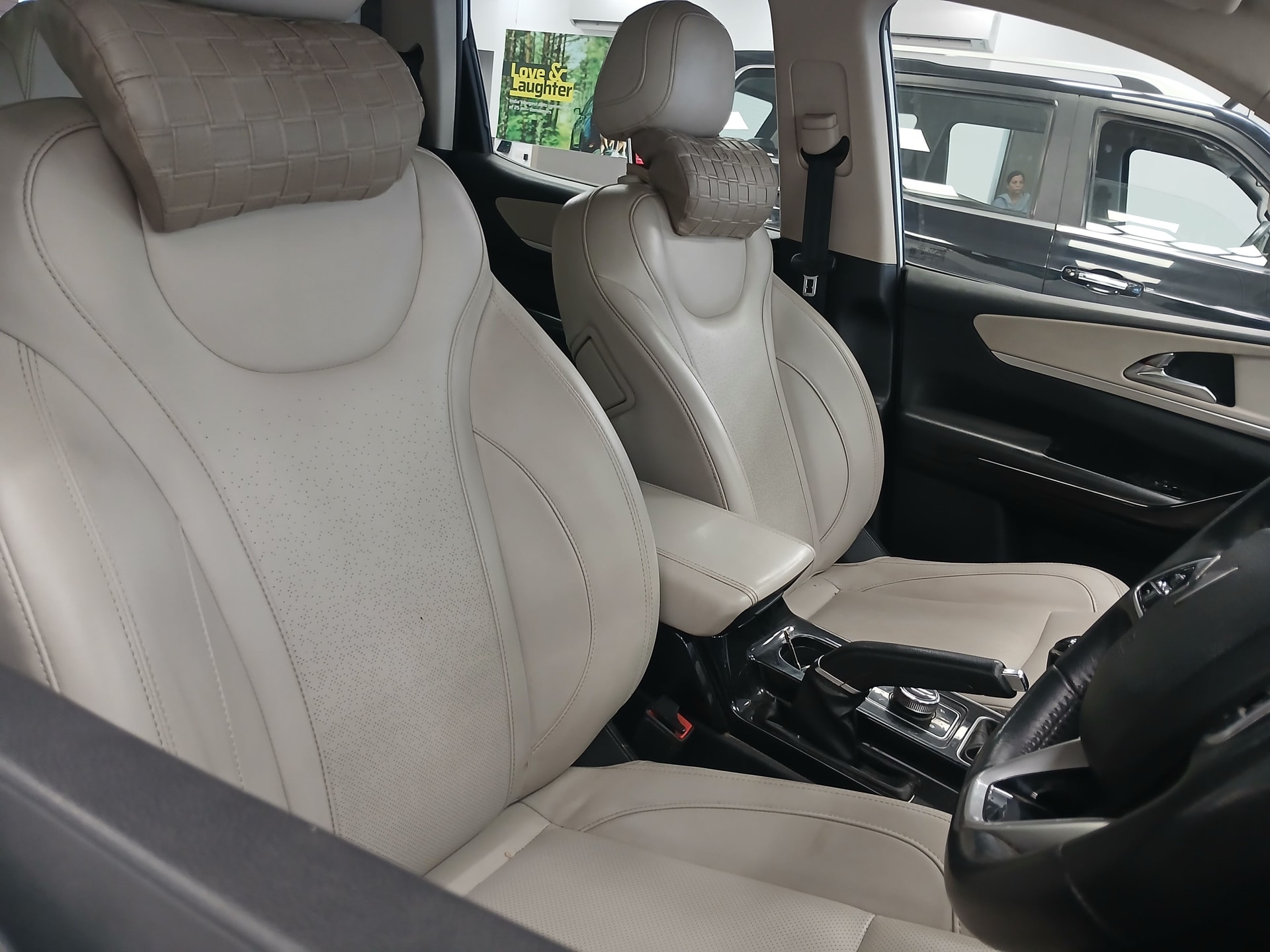 Used 2022 Mahindra XUV700 Used 2022 Mahindra XUV700