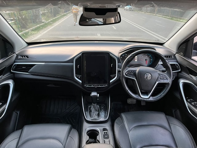 View MG Hector Image 14 Used MG Hector Image 14