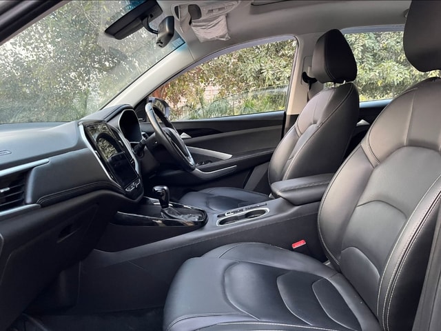 View MG Hector Image 16 Used MG Hector Image 16