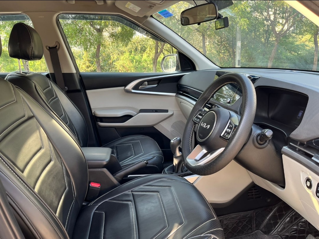 Used 2024 Kia Carens Used 2024 Kia Carens