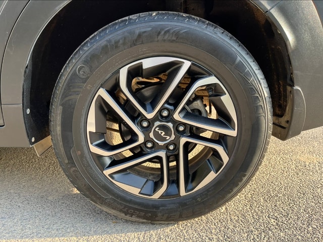 View Kia Carens Image 9 Used Kia Carens Image 9