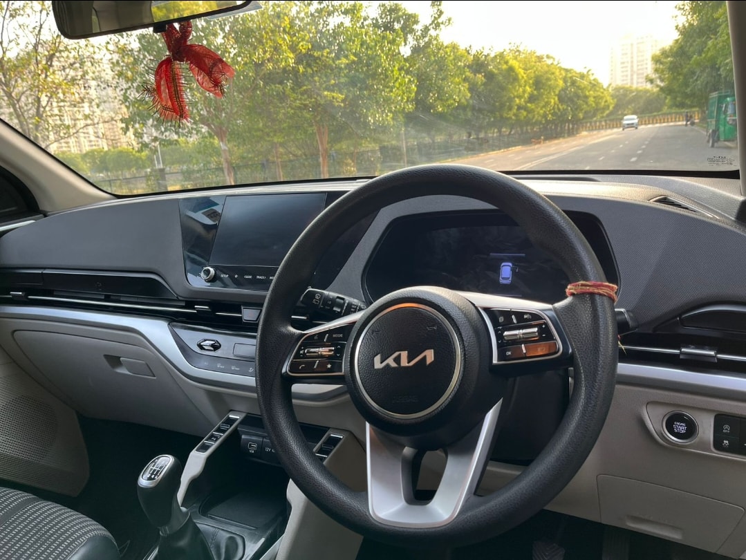 Used 2023 Kia Carens Used 2023 Kia Carens