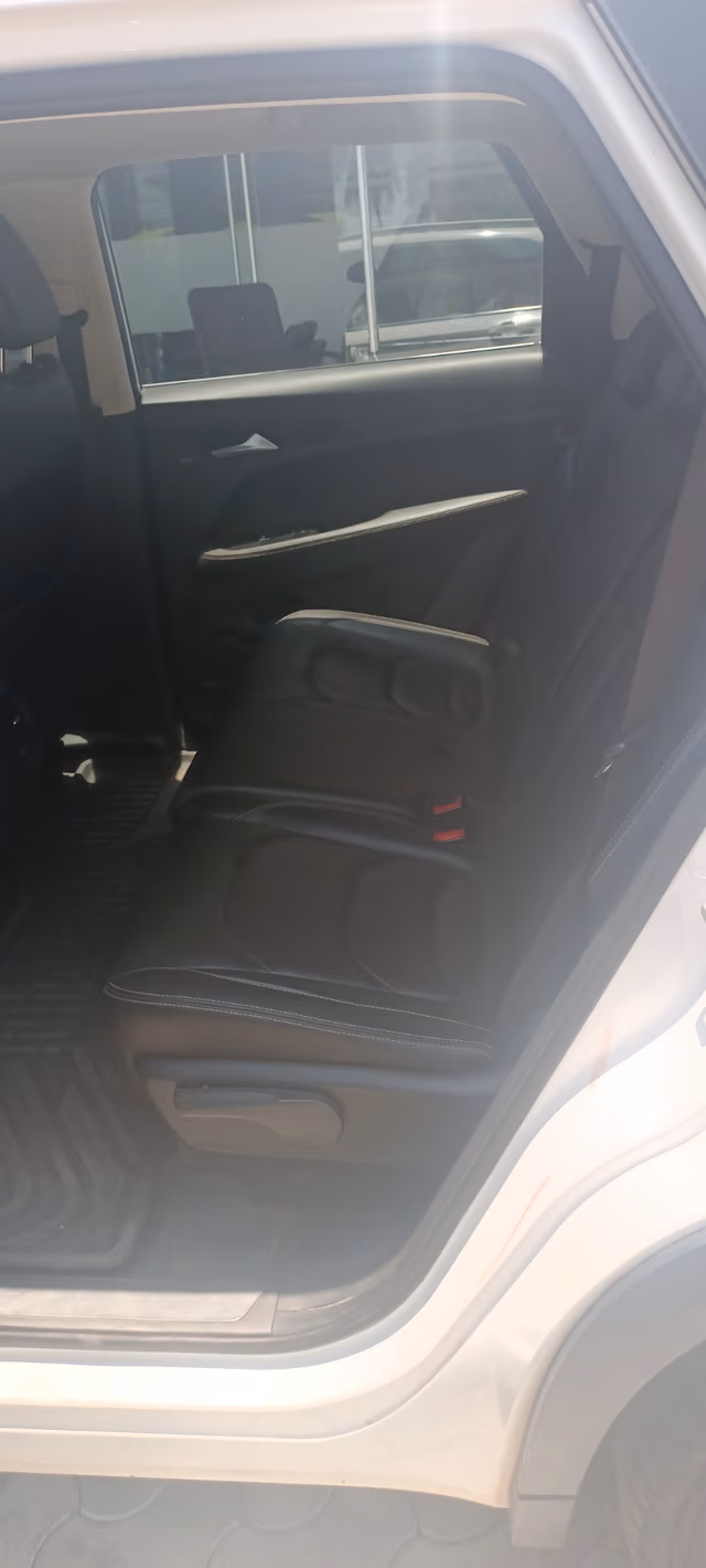 View MG Hector Image 17 Used MG Hector Image 17