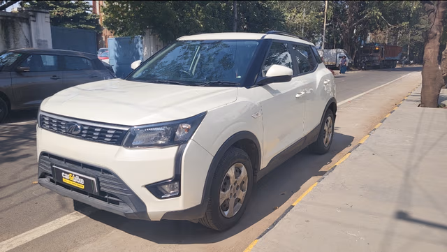 View Mahindra XUV300 Image 1 Used Mahindra XUV300 Image 1