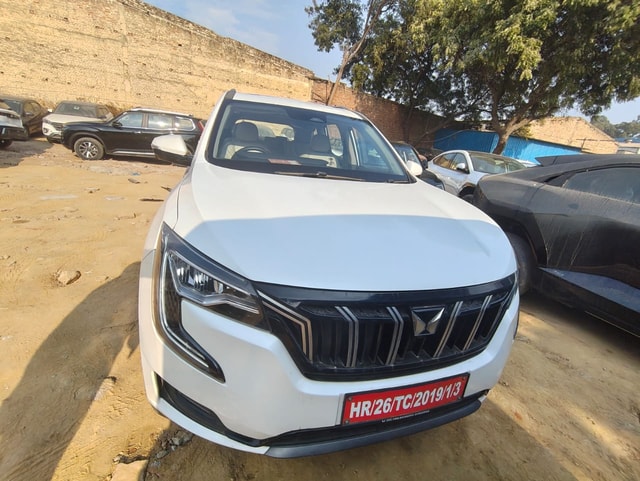 View Mahindra XUV700 Image 2 Used Mahindra XUV700 Image 2
