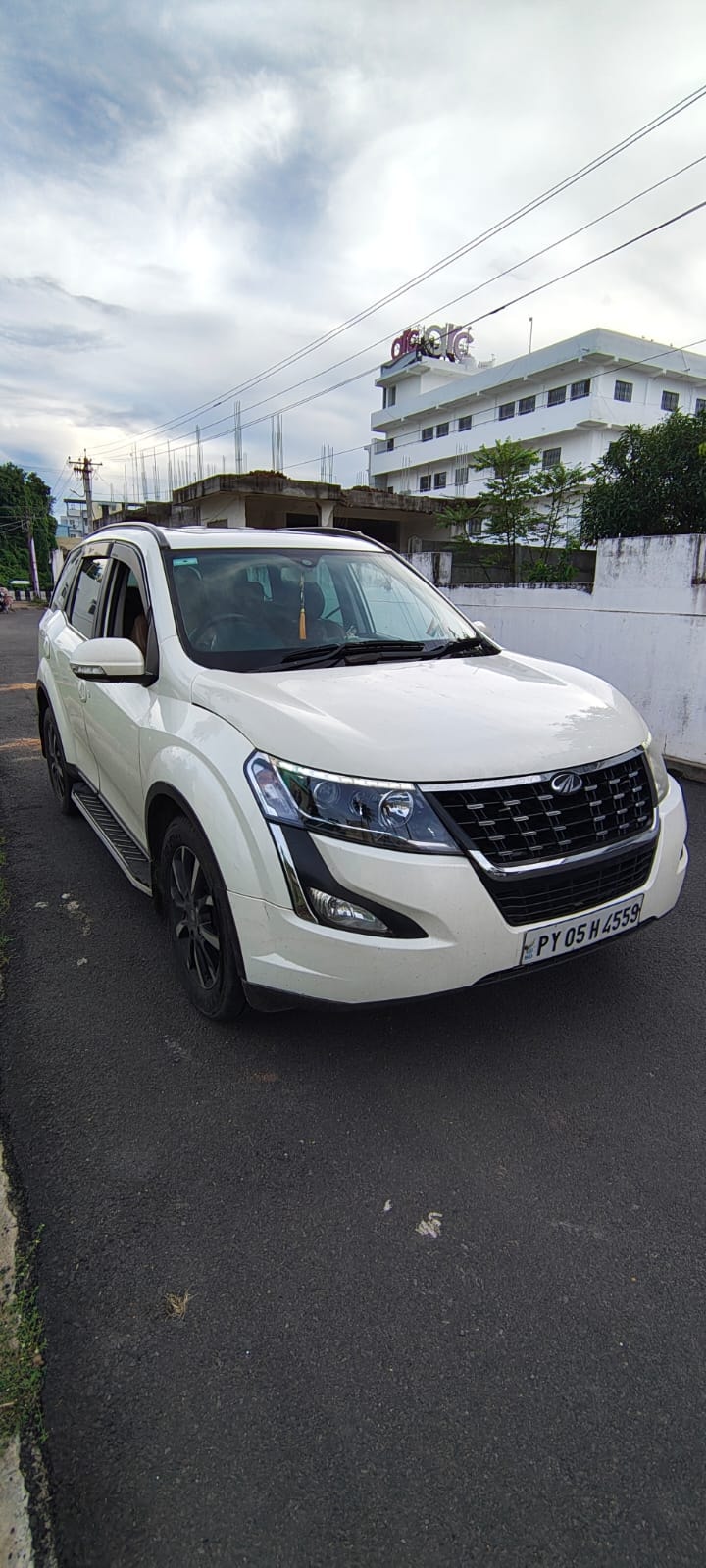 Used 2019 Mahindra XUV500 Used 2019 Mahindra XUV500