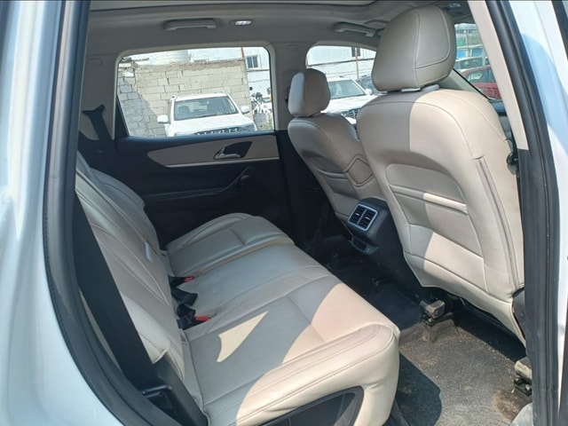 View Mahindra XUV700 Image 8 Used Mahindra XUV700 Image 8