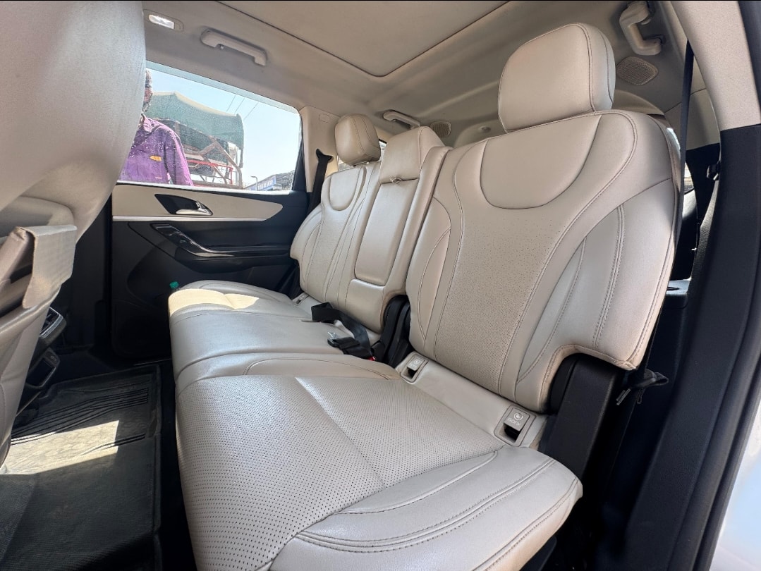 Used 2022 Mahindra XUV700 Used 2022 Mahindra XUV700
