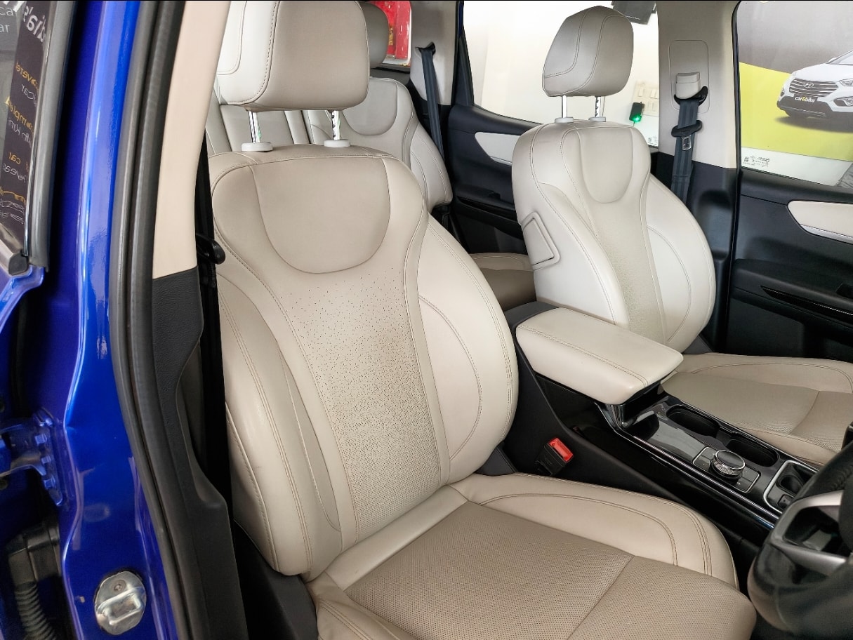 Used 2022 Mahindra XUV700 Used 2022 Mahindra XUV700