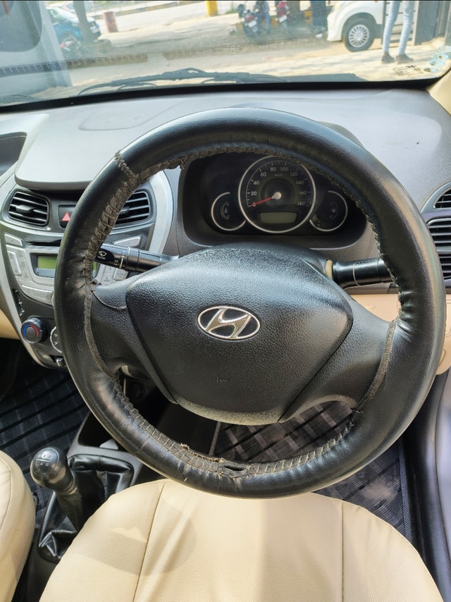 View Hyundai EON Image 14 Used Hyundai EON Image 14