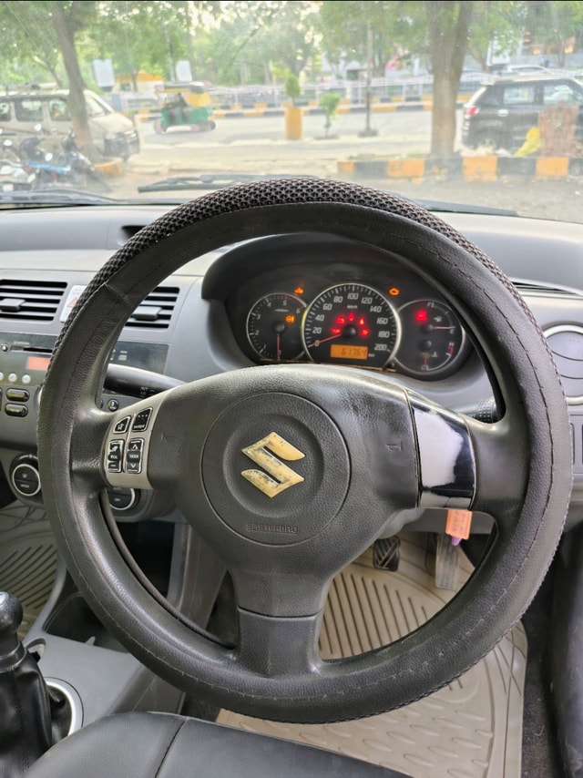 View Maruti Suzuki Swift DZire Image 15 Used Maruti Suzuki Swift DZire Image 15