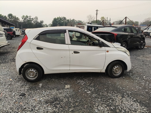 View Hyundai EON Image 5 Used Hyundai EON Image 5