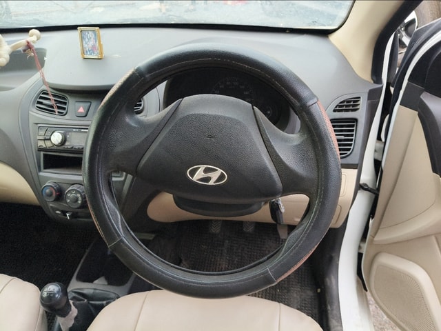 View Hyundai EON Image 13 Used Hyundai EON Image 13