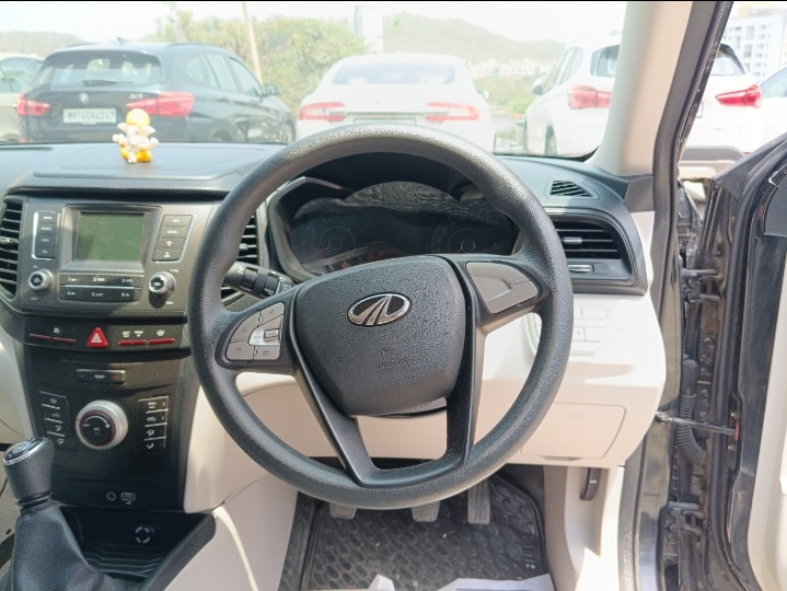 Used 2021 Mahindra XUV300 Used 2021 Mahindra XUV300