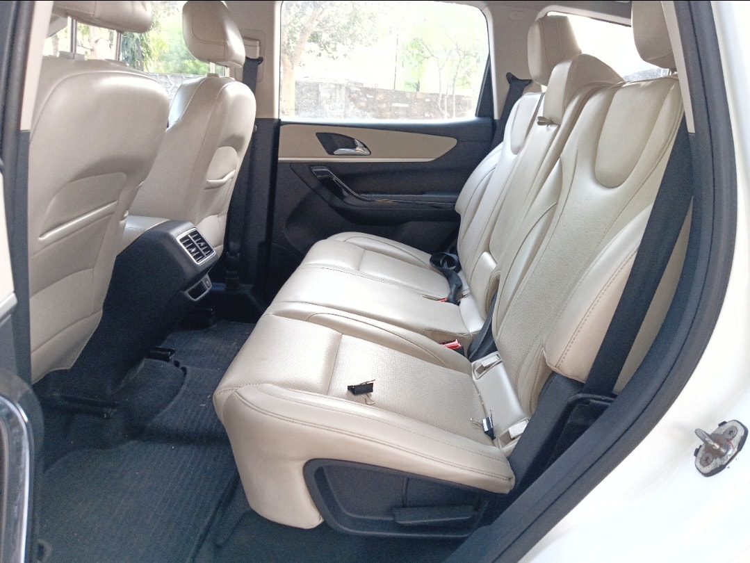 Used 2023 Mahindra XUV700 Used 2023 Mahindra XUV700