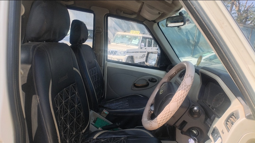 View 2014 Mahindra Scorpio S2 2WD Image 10 Used 2014 Mahindra Scorpio S2 2WD Image 10