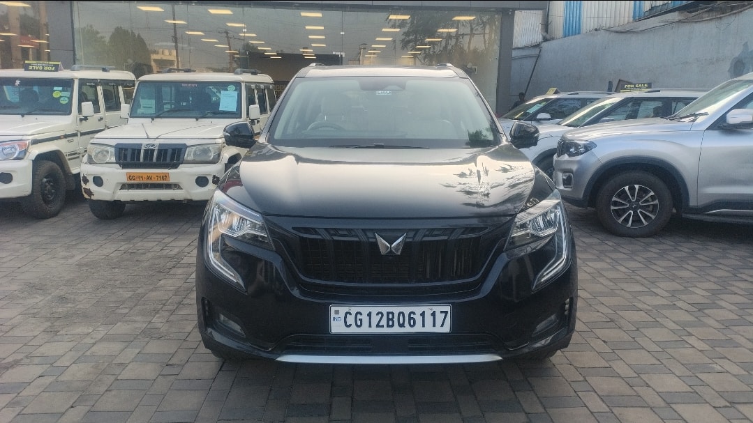 View 2024 Mahindra XUV700 AX 7 Luxury Pack Diesel 7 STR Blaze Editon MT Image 2 Used 2024 Mahindra XUV700 AX 7 Luxury Pack Diesel 7 STR Blaze Editon MT Image 2