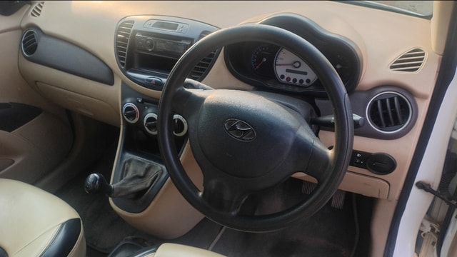 View Hyundai i10 Image 13 Used Hyundai i10 Image 13