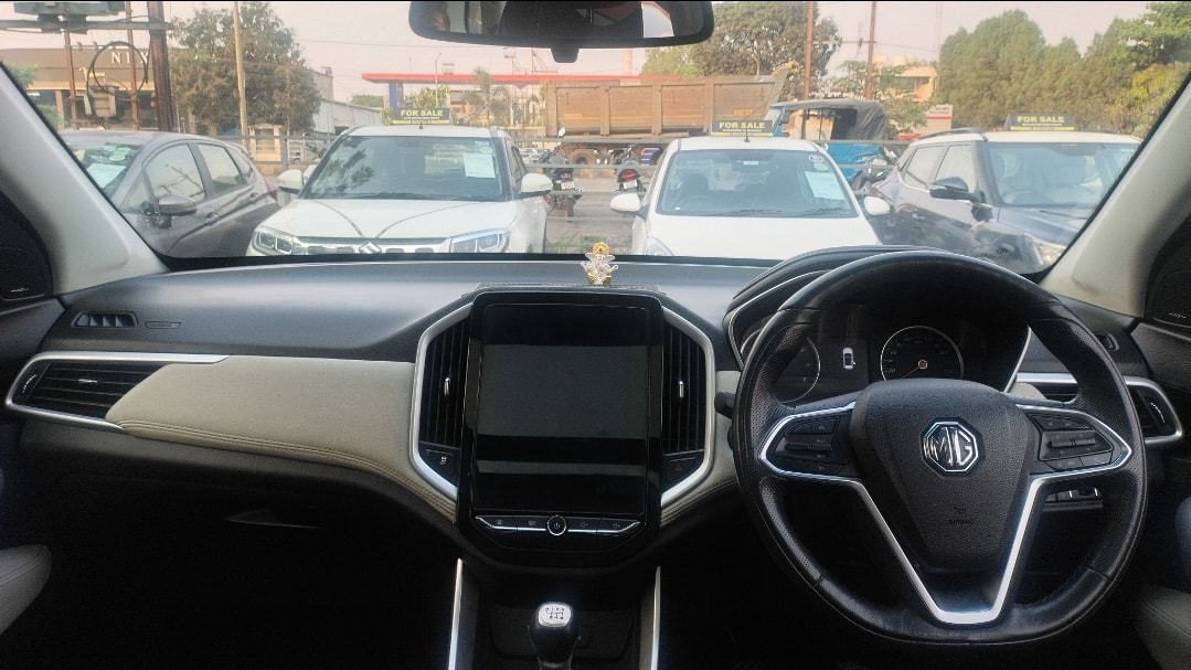View 2024 MG Hector Plus Smart Pro 6 Seater Diesel Image 14 Used 2024 MG Hector Plus Smart Pro 6 Seater Diesel Image 14