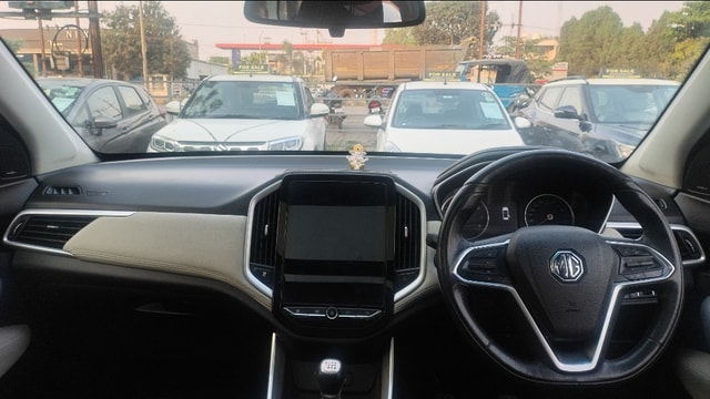View MG Hector Plus Image 14 Used MG Hector Plus Image 14