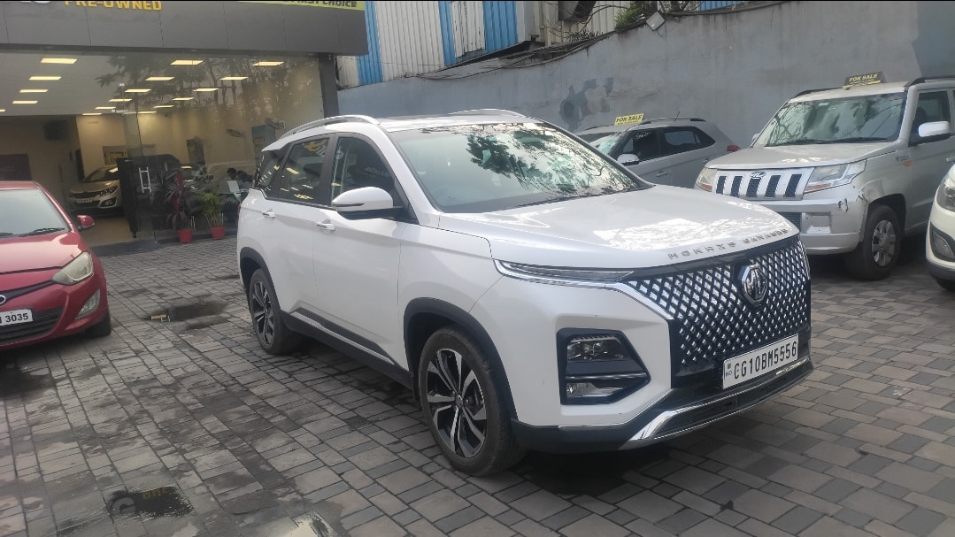 View 2024 MG Hector Plus Smart Pro 6 Seater Diesel Image 7 Used 2024 MG Hector Plus Smart Pro 6 Seater Diesel Image 7