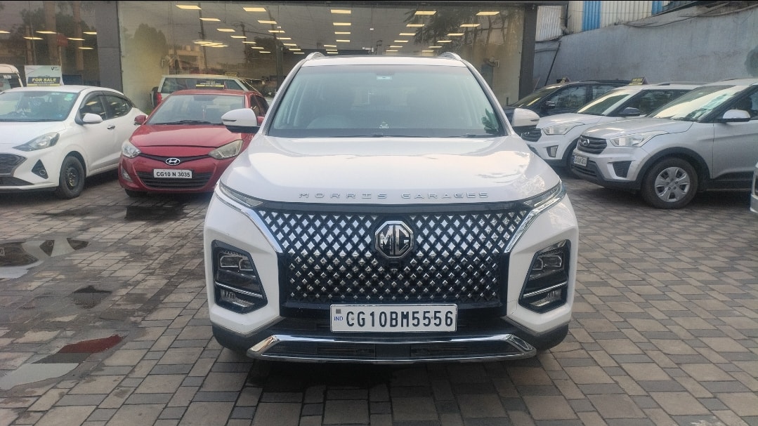 View 2024 MG Hector Plus Smart Pro 6 Seater Diesel Image 2 Used 2024 MG Hector Plus Smart Pro 6 Seater Diesel Image 2