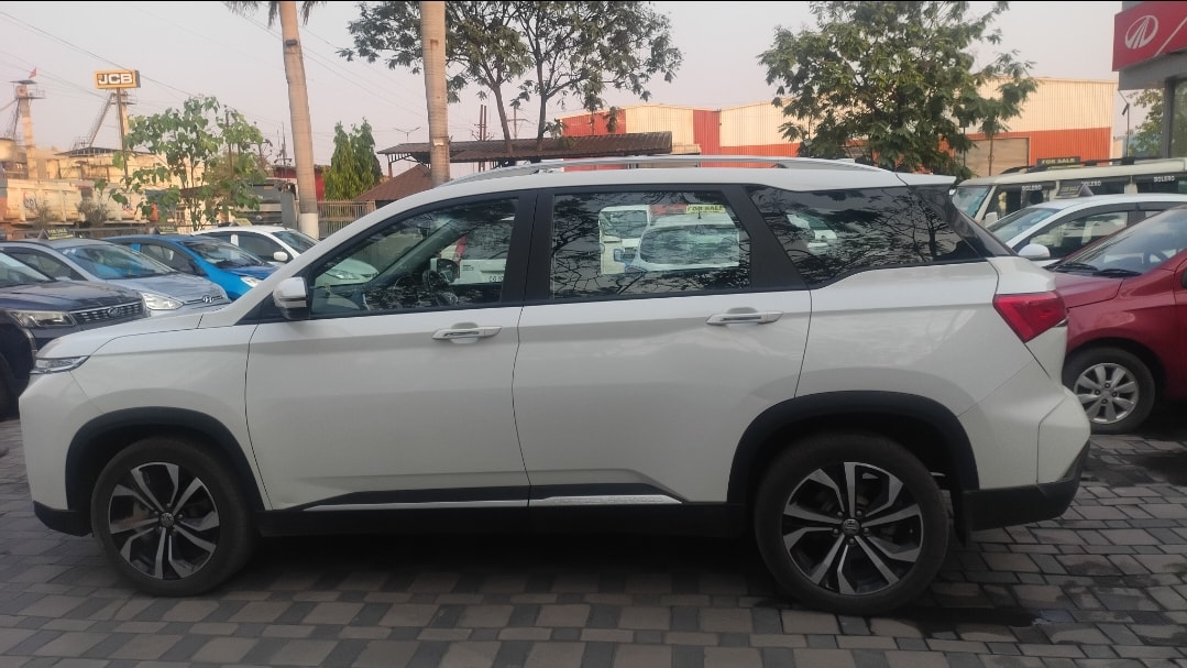 View 2024 MG Hector Plus Smart Pro 6 Seater Diesel Image 4 Used 2024 MG Hector Plus Smart Pro 6 Seater Diesel Image 4