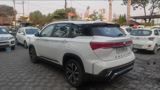 View MG Hector Plus Image 6 Used MG Hector Plus Image 6