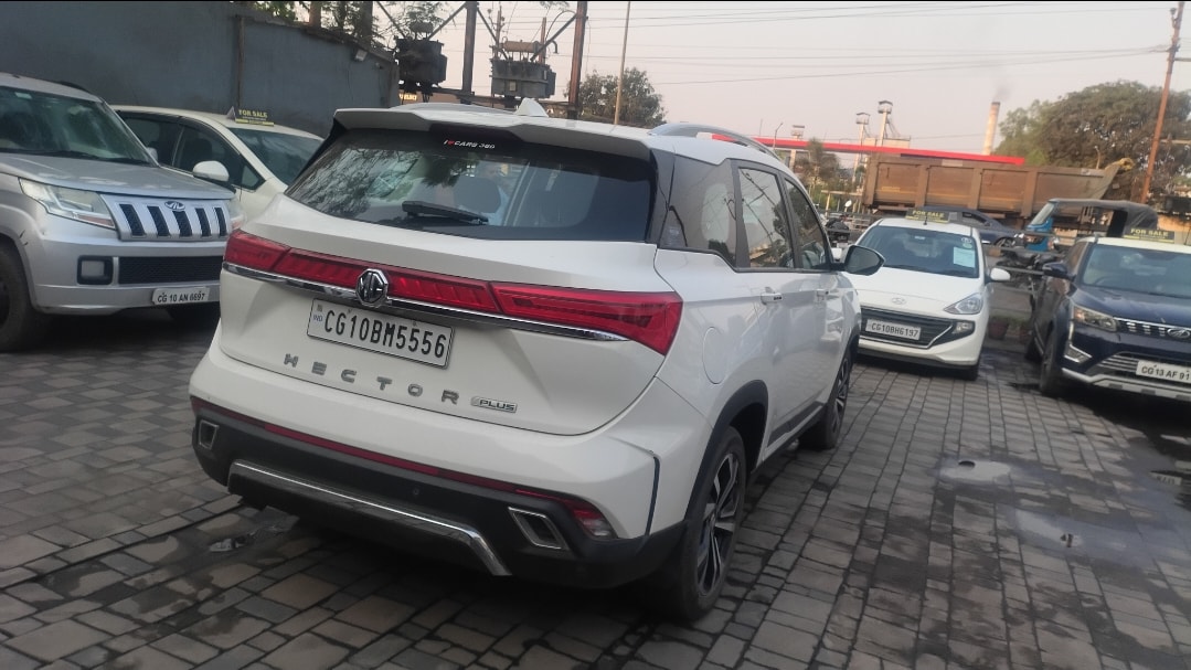View 2024 MG Hector Plus Smart Pro 6 Seater Diesel Image 8 Used 2024 MG Hector Plus Smart Pro 6 Seater Diesel Image 8
