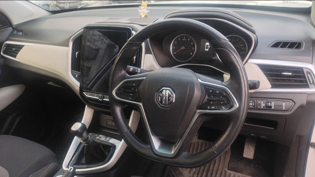 View 2024 MG Hector Plus Smart Pro 6 Seater Diesel Image 15 Used 2024 MG Hector Plus Smart Pro 6 Seater Diesel Image 15