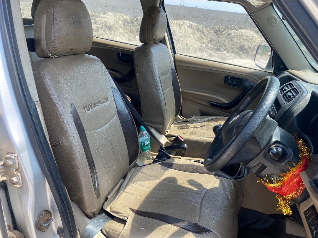 Used 2018 Mahindra TUV300 Plus Used 2018 Mahindra TUV300 Plus