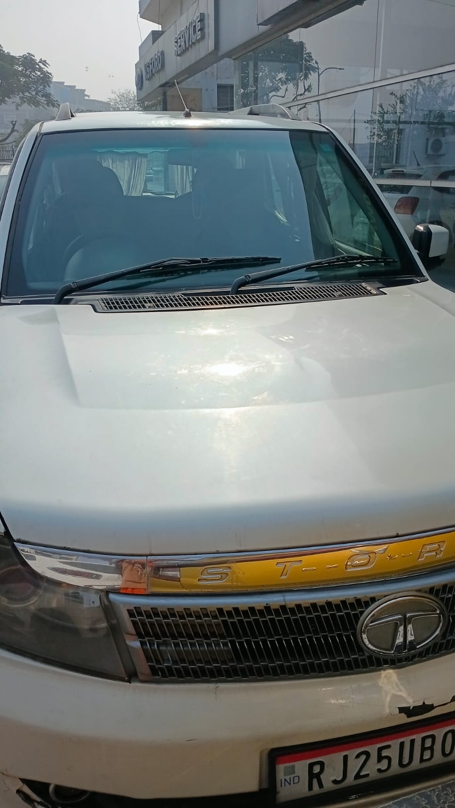 Used 2014 Tata Safari Storme Used 2014 Tata Safari Storme