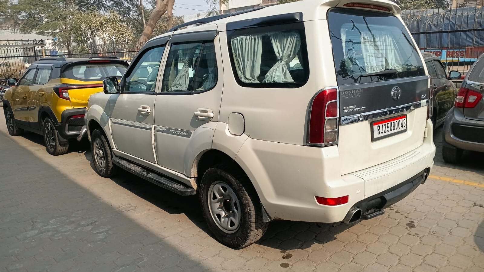 Used 2014 Tata Safari Storme Used 2014 Tata Safari Storme