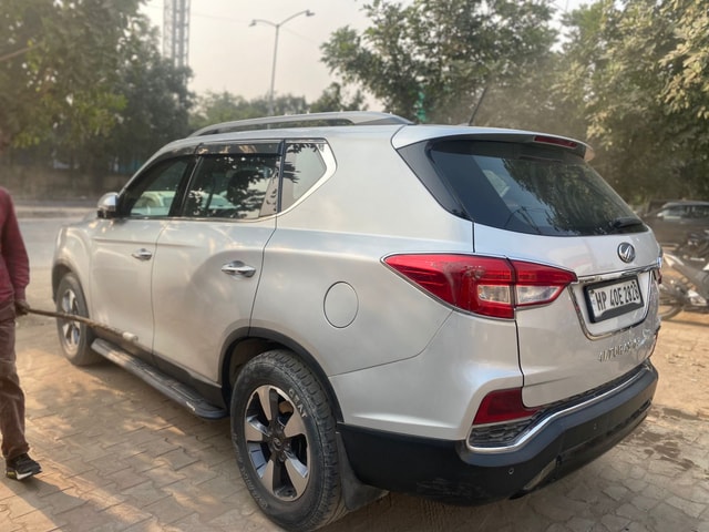 View Mahindra Alturas G4 Image 5 Used Mahindra Alturas G4 Image 5