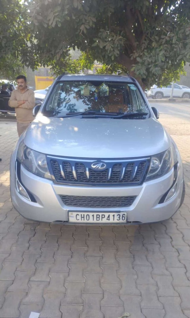 View Mahindra XUV500 Image 2 Used Mahindra XUV500 Image 2