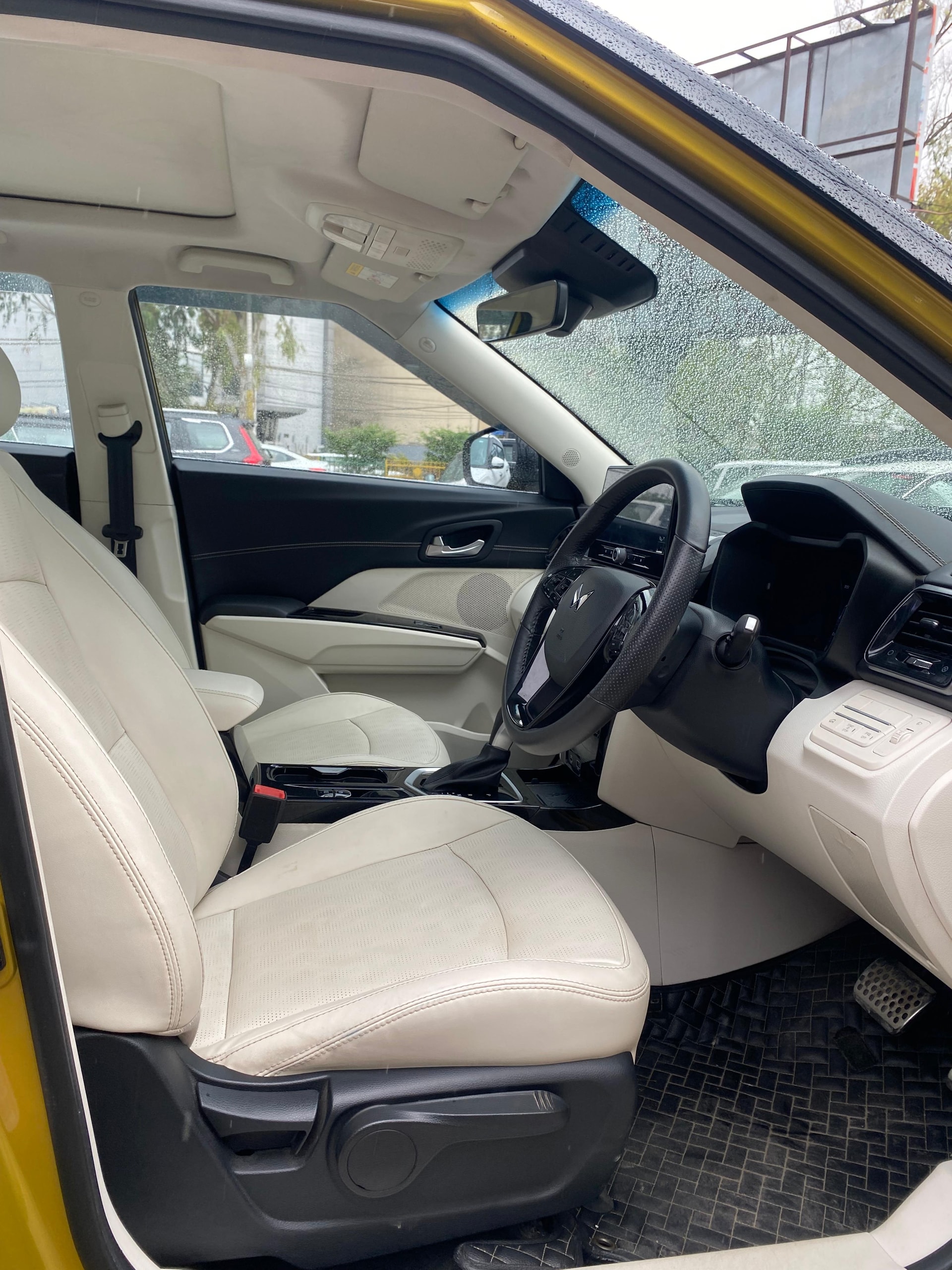 Used 2024 Mahindra XUV 3XO Used 2024 Mahindra XUV 3XO