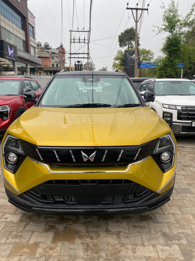 View Mahindra XUV 3XO Image 2 Used Mahindra XUV 3XO Image 2