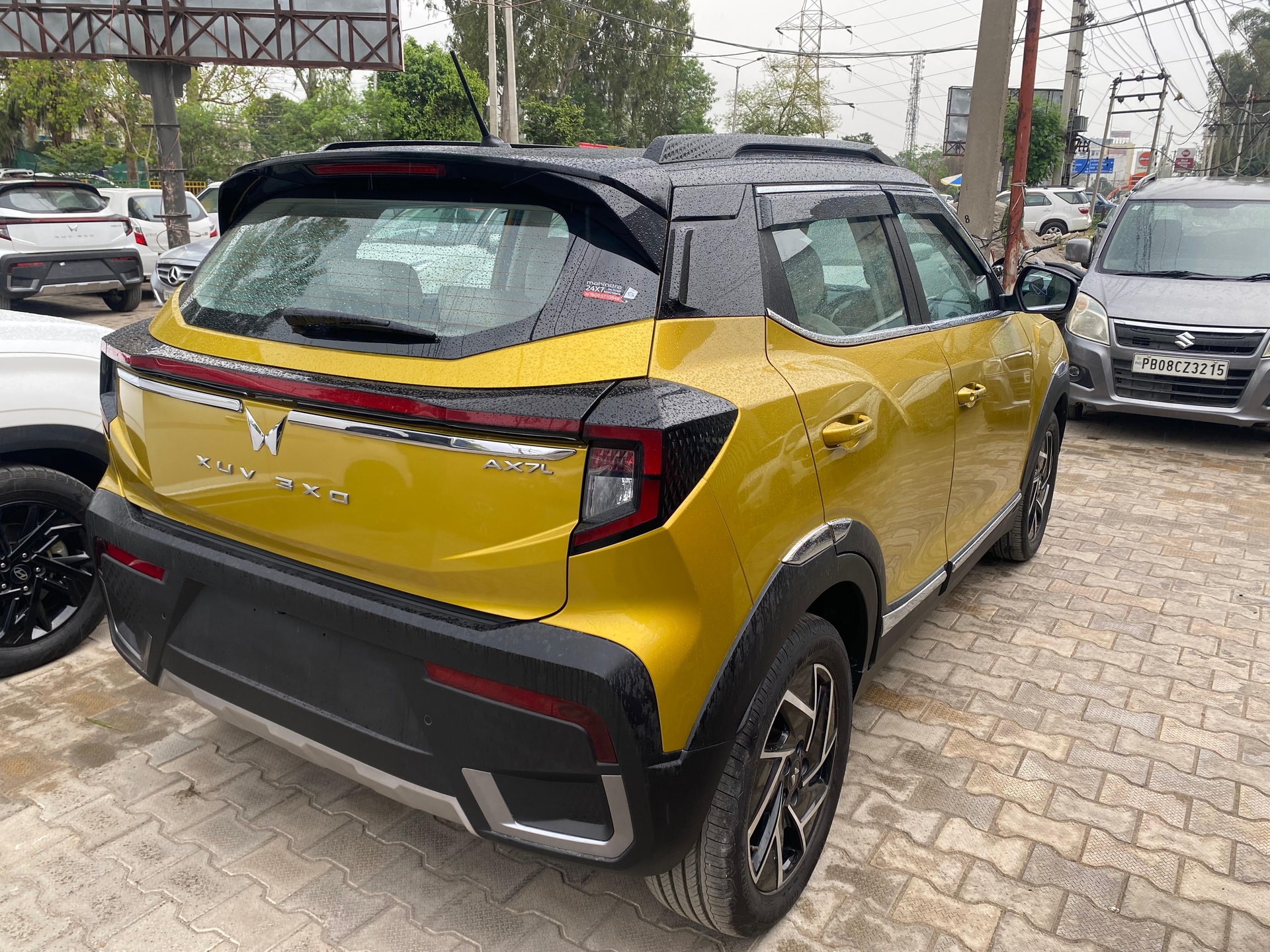 Used 2024 Mahindra XUV 3XO Used 2024 Mahindra XUV 3XO