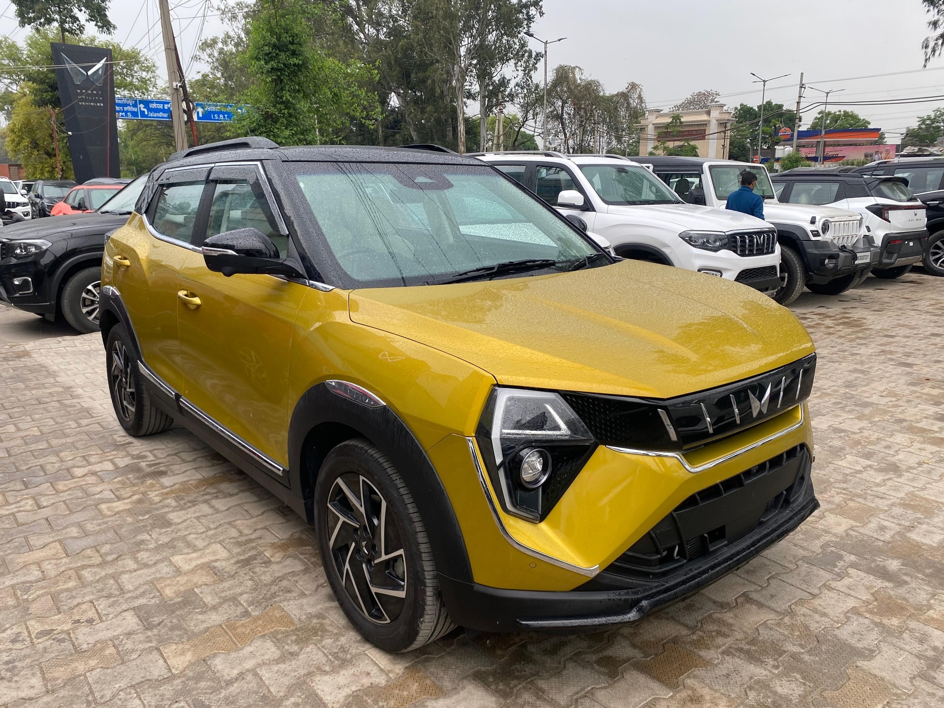 Used 2024 Mahindra XUV 3XO Used 2024 Mahindra XUV 3XO